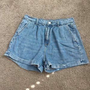 AMERICAN EAGLE MOM SHORT